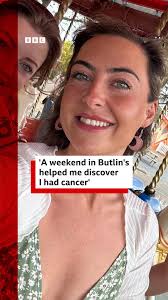 The actor, singer and TV presenter Dewi "Pws" Morris has died, aged 76 He  was best known for playing Glyn Lloyd-Evans in 1978 BBC Wales comedy Grand  Slam about a rugby fan