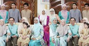 Maybe you would like to learn more about one of these? 20 Tahun Terpenjara Raya Kali Ini Semua Ahli Keluarga Datuk Seri Anwar Ibrahim Kembali Bersatu Hijabista