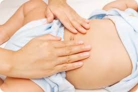 Cara yang satu ini dapat dilakukan pada bayi baru lahir ataupun yang telah berusia beberapa bulan. Perut Kembung Pada Bayi Penyebab Gejala Dan Cara Mengatasinya Bebe Roosie Minyak Telon