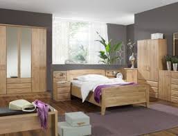 Ein schlafzimmer mit einem maximum an stauraum und. Massivholz Schlafzimmer Aus Erle Bei Betten De Entdecken
