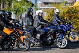 O grupo saiu do estacionamento da sede da federação das indústrias do. Ynacxqfgavutim