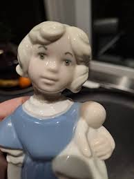 Se produkter som liknar REX Valencia Figur Flicka med.. på Tradera  (707602073)