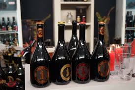 Tan solo tienes que meter una cerveza dentro, y obtendrás una espuma perfecta. Cervezas Casasola Beer Cerveza Artesana Espanola Cervezaartesana Cantabria Duero Mybar Cerveza Birra Cervezaa Grifo De Cerveza Cerveza Cerveza Casera