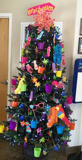 Maybe you would like to learn more about one of these? Pin By Leslie Hohulin On All Year Tree Christmas Tree Inspiration Holiday Tree Decorations Christmas Tree Themes