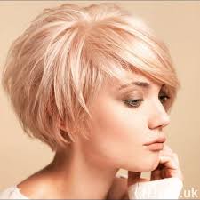 Best short hairstyles for plus women : Best Short Haircut For Double Chin 2020