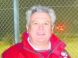 Zwei Nothelfer auf der Trainerbank