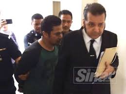 Syarikat milik usahawan kosmetik terkenal, nur sajat dìdenda rm14,500 oleh mahkamah majistret shah alam atas tuduhan. Lelaki Didakwa Cederakan Samun Penghantar Grab Food