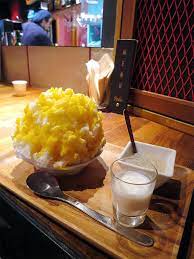 Yelo Shaved Ice Tokyo S Sweetest Nightspot Shaved Ice Ice Bars Food Design