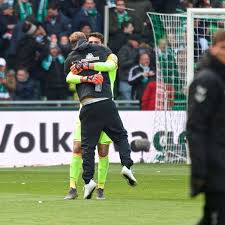 Najnowsze tweety od florian kohfeldt (@floriankohfeldt). Werder Bremen Stefanos Kapino Stellt Nach Einsatz Gegen Sc Freiburg Und Verletzung Von Jiri Pavlenka Keine Anspruche News
