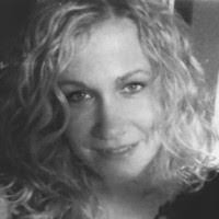 Melissa Gavin's Instagram, Twitter & Facebook