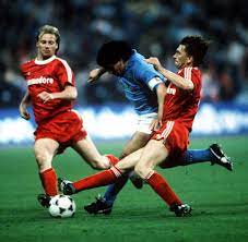 2:3 gegen köln, 2:2 gegen ajax amsterdam, 0:2 gegen gladbach: Verliebt In Diego Maradona Vor 30 Jahren Spielte Er Die Bayern Nieder Welt