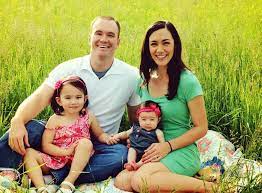 Pin By Jennifer Hunt On Family Pictures Family Picture Poses Family Photography Fall Family Photos