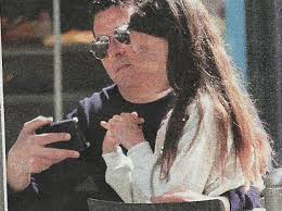 Alla fine, la decisione di teo mammucari di non esibirsi, facendo rimborsare il costo dei biglietti agli spettatori che avevano pagato. Teo Mammucari Da Iena A Tenero Papa Pranzo Con La Figlia Julia