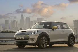 But there are two things that are bugging me: The New Mini Cooper Se