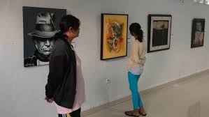 Amin shahab (lahir 27 februari 1954) ialah seorang artis visual dan penulis lirik lagu yang terkenal di malaysia. Mengenal Para Pelukis Di Gelar Seni Rupa Bulan Budaya Lombok