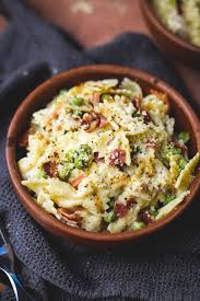 An absolutely incredible recipe for becky higgins' garlic chicken farfalle with a few edits from myself. Creamy Roasted Garlic Chicken Bacon Farfalle Pasta Food Photo Shoot Steemit