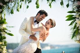 Burak Ozcivit And Fahriye Evcen Get Married Celebrities Most Beautiful Women Beautiful Muslim Women