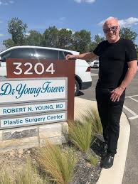 Dr Young At His New Plastic Surgery Center In 2020 Plastic Surgery Surgery Center Surgery