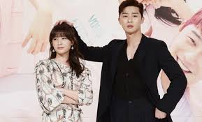 He is best known for his roles in the television dramas kill me, heal me, she was pretty, hwarang: Park Seo Joon On Kim Ji Won S Descendants Of The Sun Character I Can T Forget The Scene When She Kissed Jin Goo In The Army Dining Hall