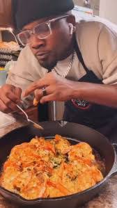 Darryl Price's Instagram, Twitter & Facebook