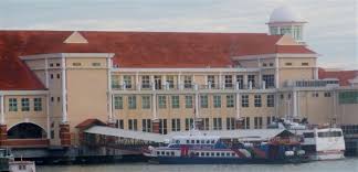 Jika shopping banyak, anda hanya perlu sumbat masuk ke dalam bonet kereta anda sendiri. Penang To Langkawi Bus Train Flight Ferry Car 2021 How To Go