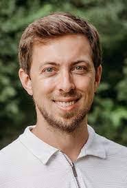 Gary Kampmann's Instagram, Twitter & Facebook