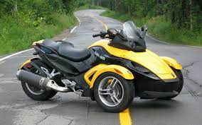 Can Am Spyder Just Traded Mine In Loved The Bike Hated That I Had To Park It 8 Months Out Of The Can Am Spyder Cycling Touring Three Wheel Electric Scooter