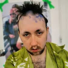 J'suis maintenant laite 🌝 Pendant ce confinent et cette distanciation  sociale, pas comme si j'allais montrer ma face en publique. Dans ma  dernière vidéo j'ai décidé de faire l'inverse des "beauty makeup