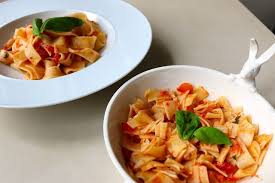 Rezept Jamie Olivers Spaghetti Mit Tomatensauce Caprice Et Delice Tomatensauce Rezepte Tomaten Sauce