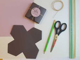 Carte fête des mères création de cartes cartes de voeux idées d'activités pour les enfants art jeunes enfants créations pour fête des mères fête des pères activité fete des meres artisanat de saint valentin. Activite Fete Des Meres Ideal Pour Un Papa Presse