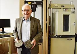 Verkehrslösung aus Rottweil: Kurt Schellenberg entwickelt Alternative zum  Flüsterasphalt