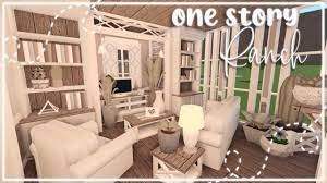 This is a perfect house if you're looking for something cheap and modern. Rustic One Story Family Ranch Bloxburg Speedbuild Nixilia House Decorating Ideas Apartments House Rooms Tiny House Bedroom