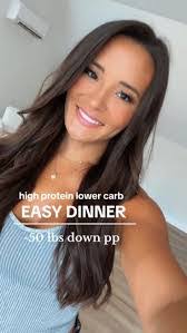 Carla Whitlatch's Instagram, Twitter & Facebook