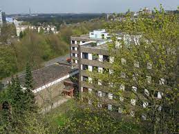 Dabei spielt für uns eine wichtige rolle, den studierenden aus aller welt christliche werte und deutsche gewohnheiten und traditionen nahe zu bringen. Rundgang Ums Haus Studentenwohnheim Roncalli Haus Bochum