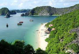 Lan ha (lan hạ) bay, of which the beauty is compared with that of halong bay in quang ninh (quảng ninh), vietnam (việt nam) is located in the south area of the bay, surrounding cat ba (cát bà) island. Lan Ha Bay