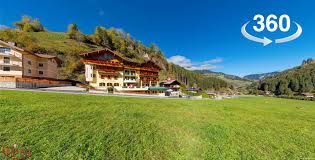 Maybe you would like to learn more about one of these? Hotel Grossarl Kristall Lage Grossarl Skipiste