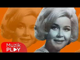 Nesrin Sipahi Gozleri Aska Gulen Official Video Youtube Sarkilar Muzik Youtube