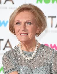 Mary Berry looks 'absolutely fabulous' in blouse perfect for Christmas