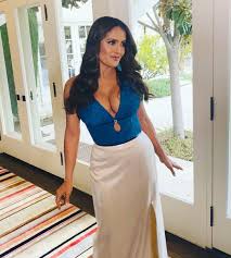 💄don't forget to subscribe to instyle on youtube. Salma Hayek On Twitter Here We Go Goldenglobes Aqui Vamos