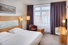 The hotel's exterior shows impressive art deco design, while the interior offers all modern comforts. Park Inn Hotel Prague In Prag Tschechische Republik 3000 Bewertungen Preise Planet Of Hotels