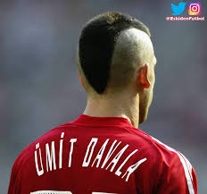 Eskiden Futbol Sur Twitter 2002 Turkiye Saati Ile 09 30 Da Baslayan Hasan Sas Bulent Korkmaz Ve Yeni Sac Stiliyle Ilk Macina Cikan Umit Davala Nin Golleriyle Cin I 3 0 Yenerek Ikinci Tura
