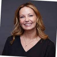 Lori Duplessis's Instagram, Twitter & Facebook