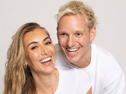 Donna Edge's Instagram, Twitter & Facebook