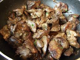 Ficatei rumeni la exterior, deosebit de fragezi la interior, numai buni de servit cu mamaliguta sau cu paine proaspata, cu sau fara garnitura. Ficatei De Pui Cu Usturoi Si Mamaliguta Galerie Foto 4