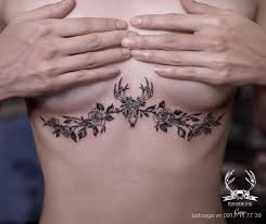 Hình xăm mẫu hoa hồng xanh ở vai. 48 Hinh XÄƒm á»Ÿ Ngá»±c Cho Ná»¯ Cá»±c Ká»³ Quyáº¿n RÅ© Tattoo Ga
