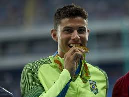 Após ser campeão da champions league com os blues, o. Thiago Braz De Marilia Para O Mundo Solutudo