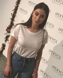 Zeynep selimoglu is an actress, known for bizim hikaye (2017). 13 Family Ideas Fotografii Maternitate CelebritÄƒÈ›i Actori