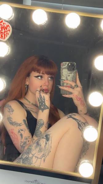 Red / little.red.cake / redduchess666