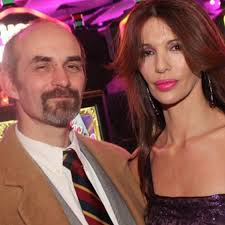 Yo nunca nunca había tenido la experiencia de vivir sola… Fue difícil»: la  separación de Mónica Aguirre tras 23 años junto al músico Claudio Guzmán.  Mira la nota en el link de