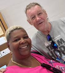 Retired employees meet at apple store